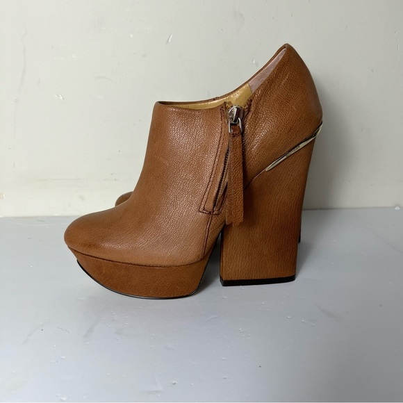 Boutique 9 Women’s Brown Platform Leather Elister Ankle Bootie Size 6 - Picture 2 of 13